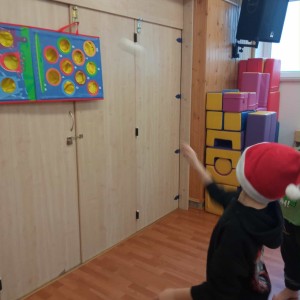 dzieci uprawiają sport